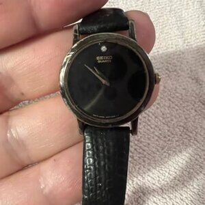 🐻Seiko - Analog Watch - As Is Condition - Needs Battery